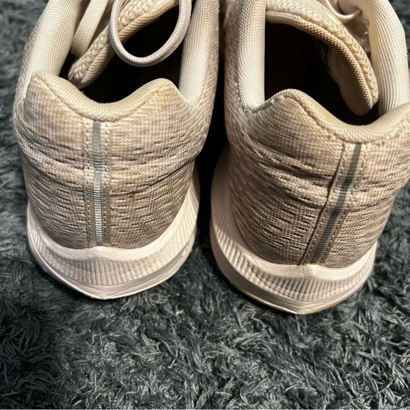 Nike sneakers - Picture 9 of 10